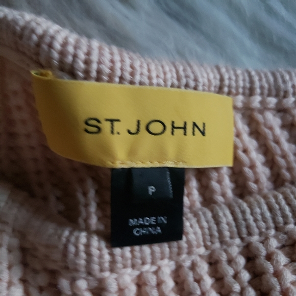 St. John Chunky Oversized Asymmetrical Sweater - Picture 2 of 8